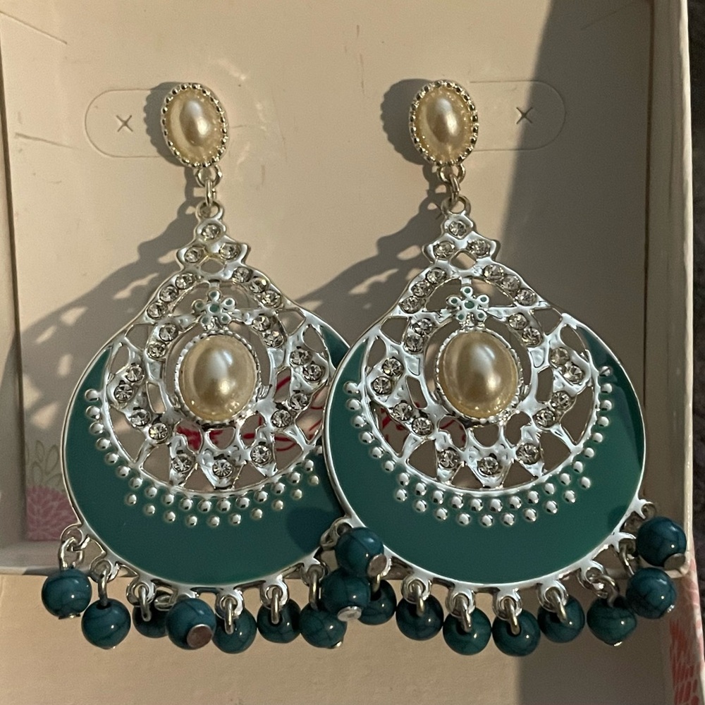 Boho style earrings with beads and faux pearls - green and silver NEW in box